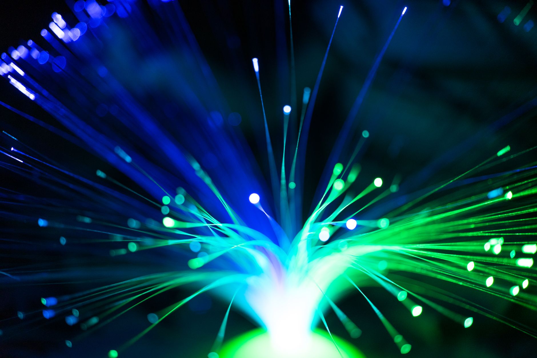 SFR propose une offre fibre à moins de 30 euros pour réduire vos coûts